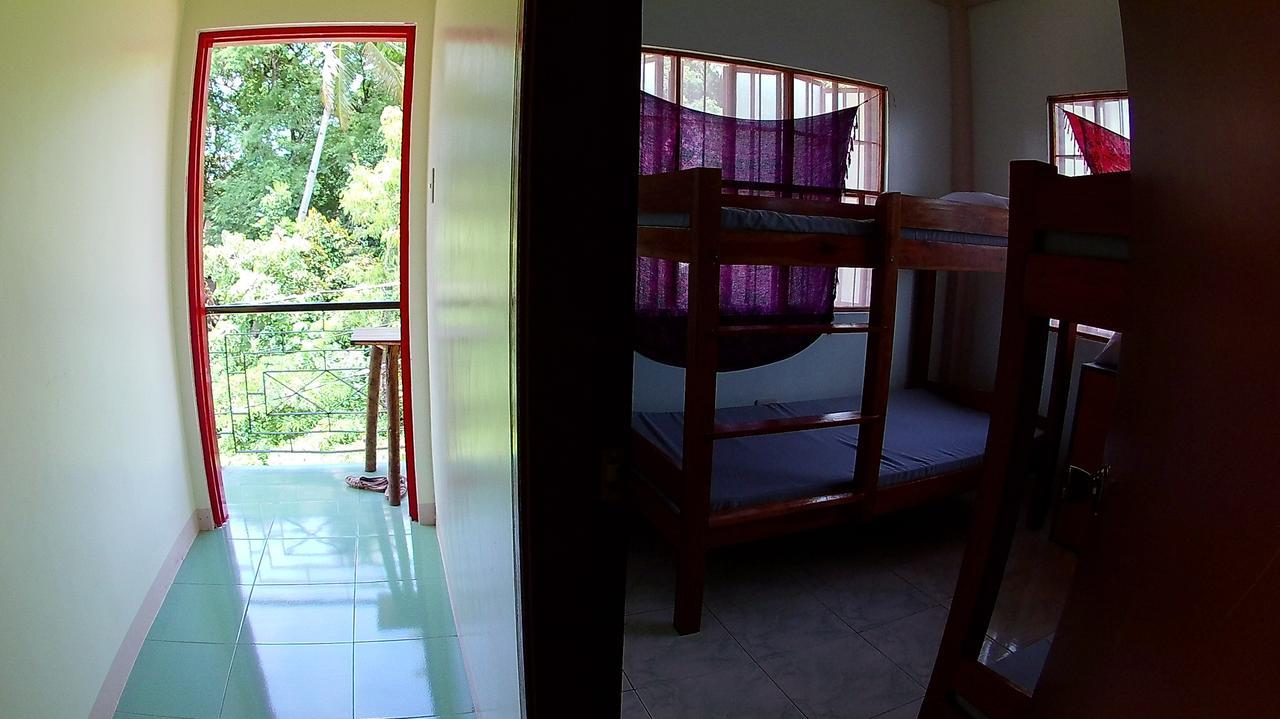 Treffpunkt 5300 Hostel Puerto Princesa Kültér fotó