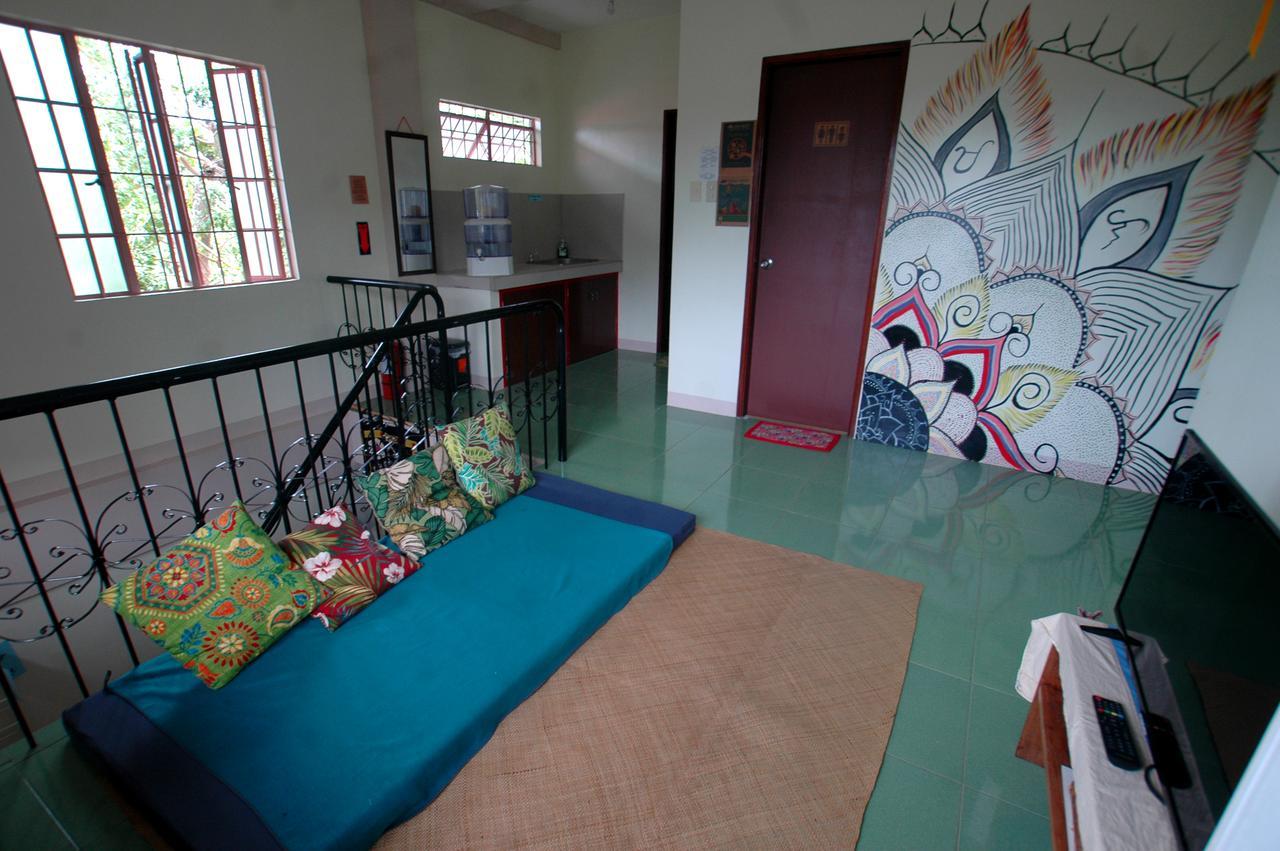 Treffpunkt 5300 Hostel Puerto Princesa Kültér fotó
